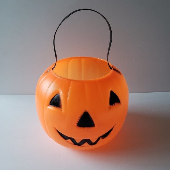Vintage Blow Mold Pumpkin Candy Bucket Plastic Jack-O-Lantern Halloween - Picture 1 of 7